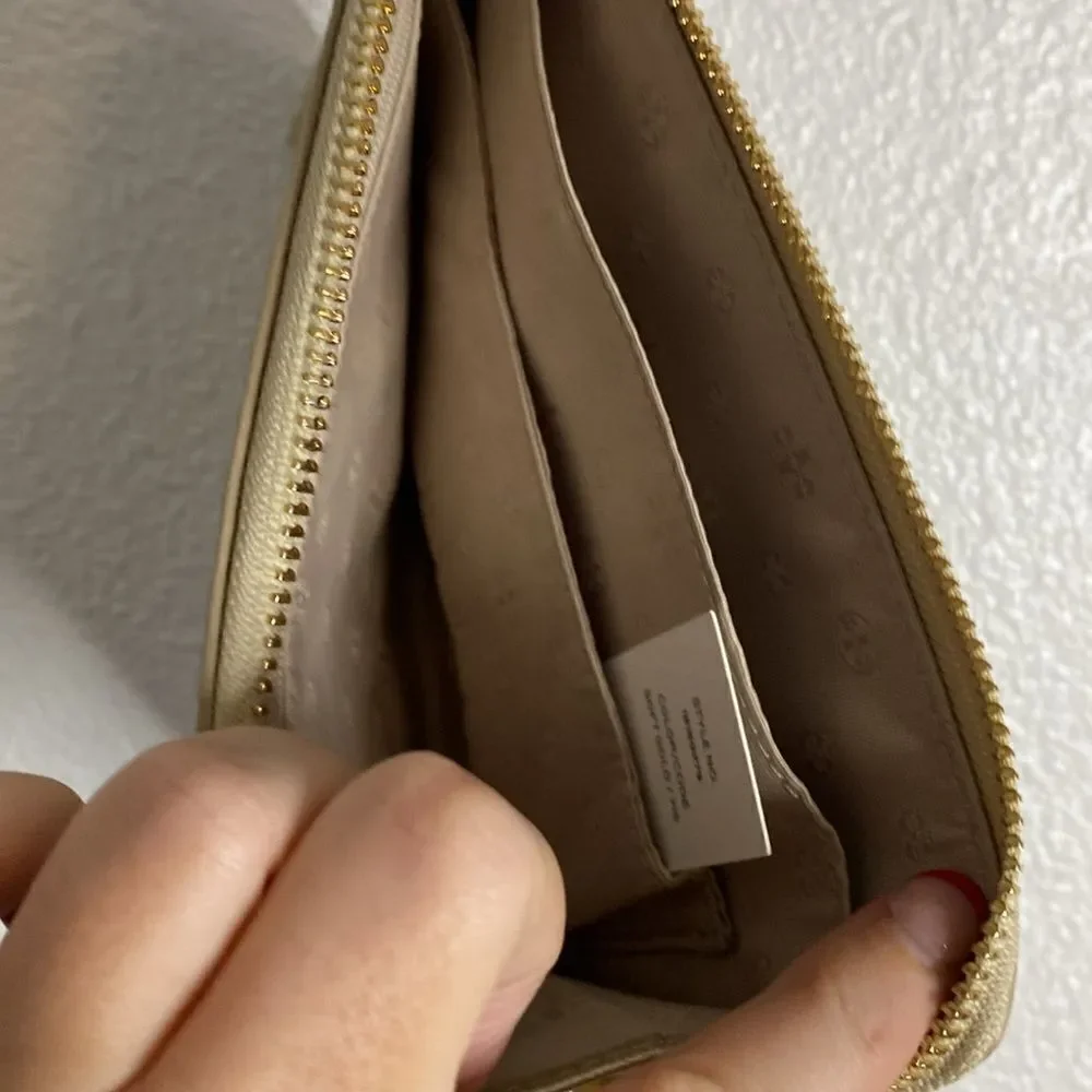 NWT-Tory Burch- soft gold Landon large wristlet